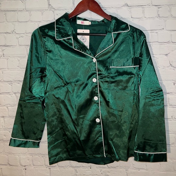 BRAND NWT Dark Green Silky button down top size M - Picture 2 of 7